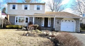 11 Strathmore Ct, Cherry Hill